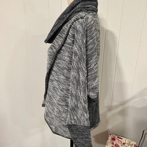 3/$25 Sale🎈Calvin Klein performance crossover top - Picture 4 of 11